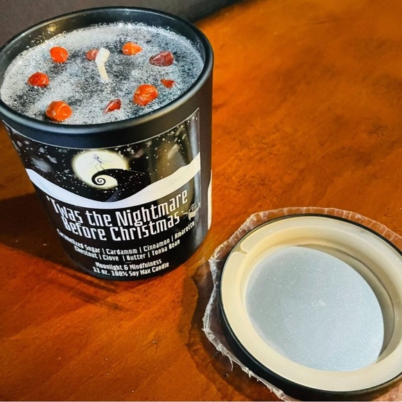 NEW "Twas the Nightmare Before Christmas" Scented
Candle With Crystal Accents - Picture 1 of 10